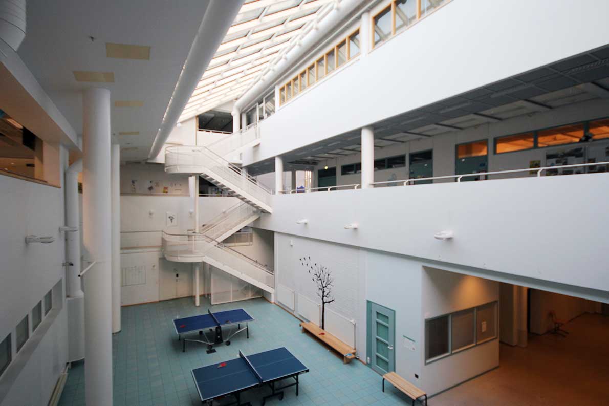 Kutojantien tilojen aula, Espoo.