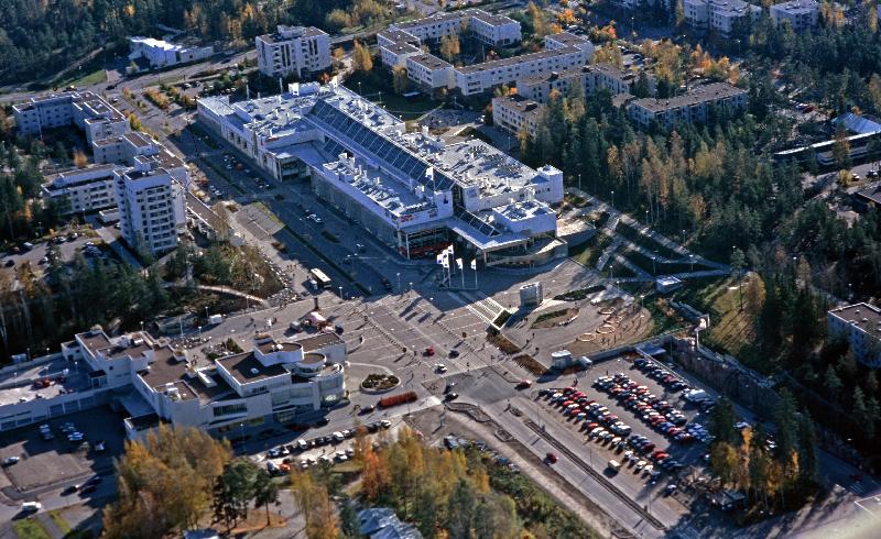 Vanha ja purettu kauppakeskus Lippulaiva.