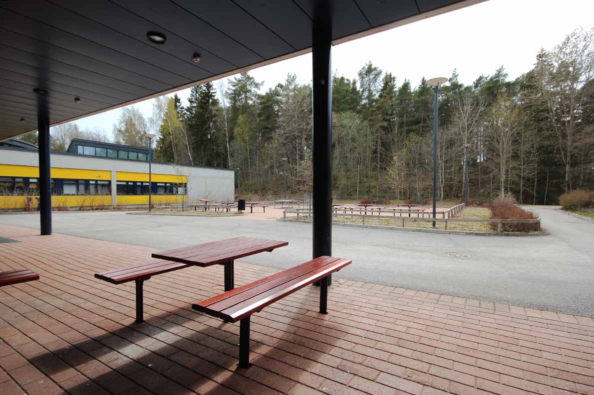 Espoonlahden koulu ja lukio.