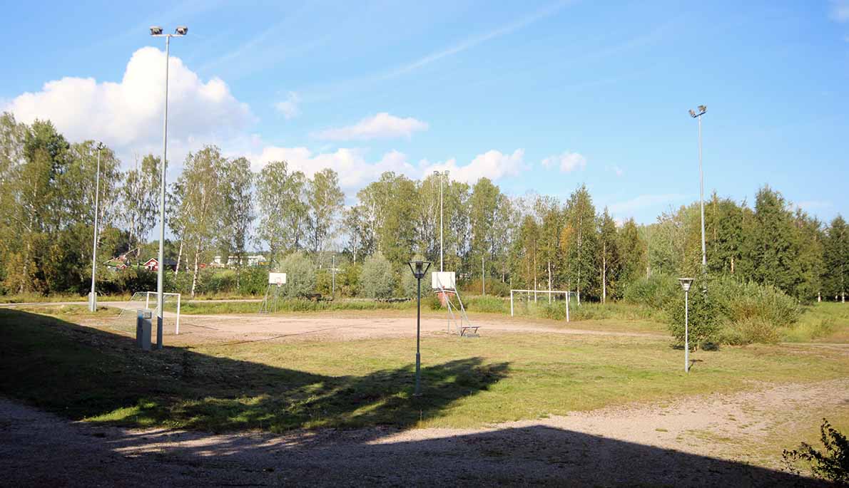 Kuninkaantien lukio, Espoo.