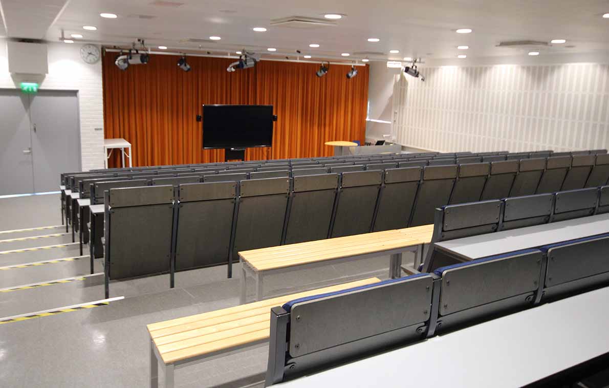Kuninkaantien lukio, Espoo.