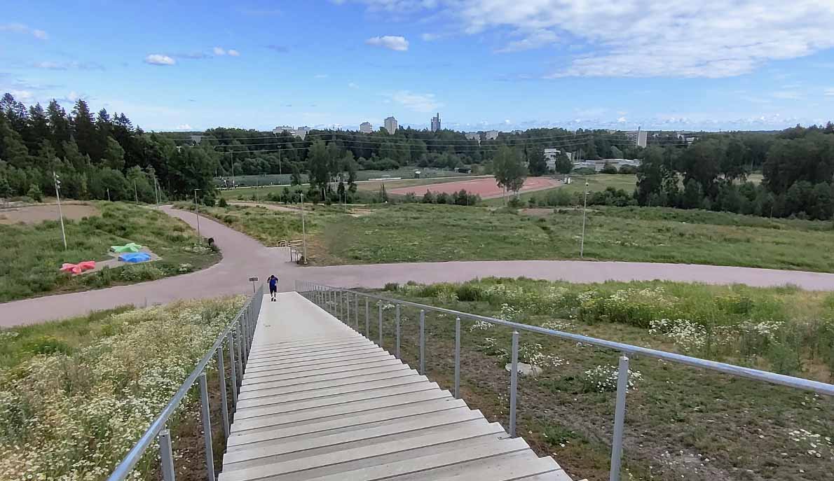 Alakivenpuiston kuntoportaat, Myllypuro, Helsinki.