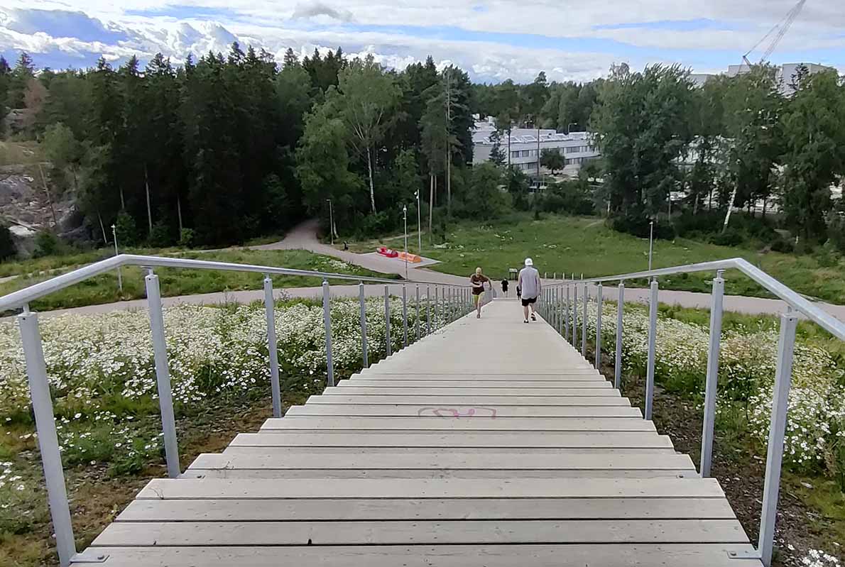 Alakivenpuiston kuntoportaat, Myllypuro, Helsinki.