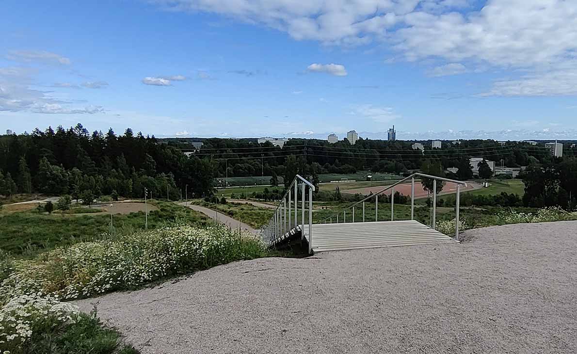 Alakivenpuiston kuntoportaat, Myllypuro, Helsinki.
