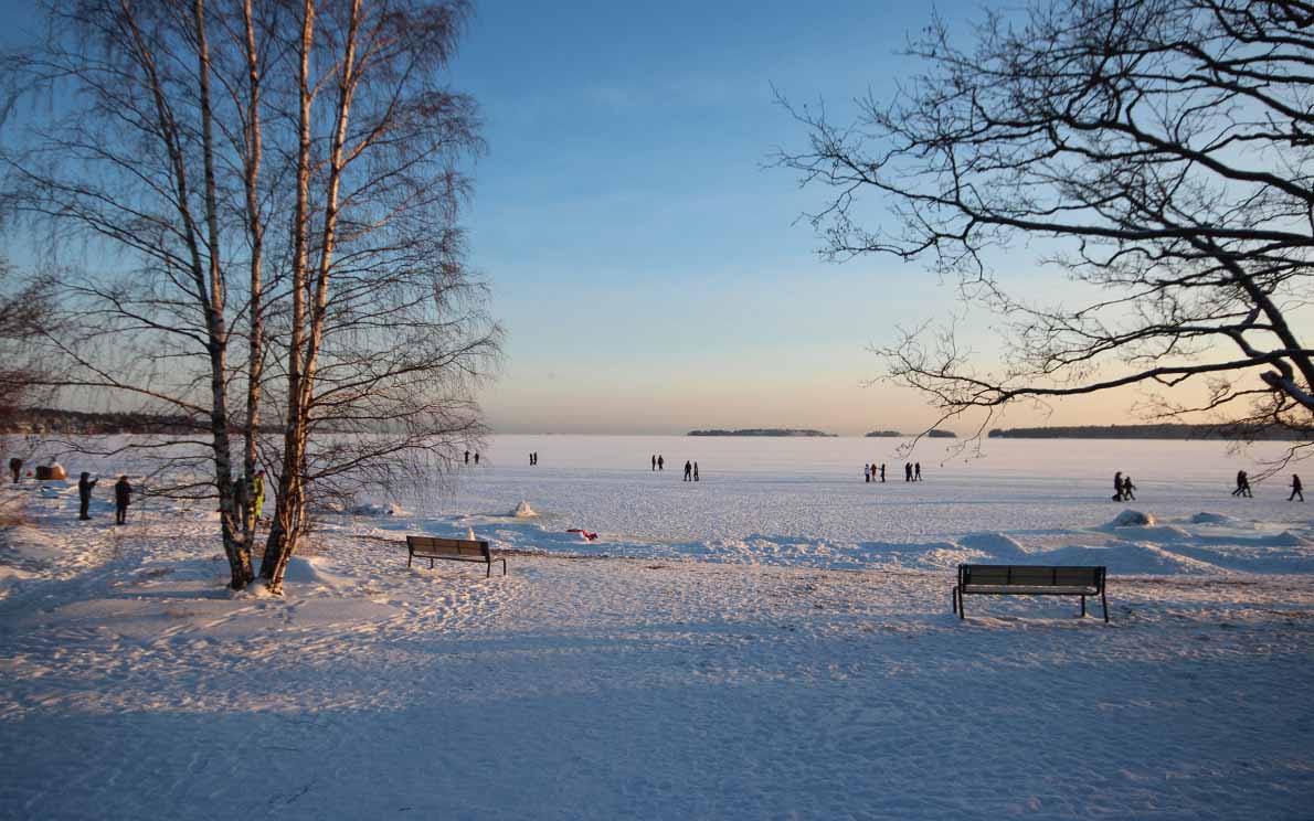 Meren jäällä Haukilahden edustalla.