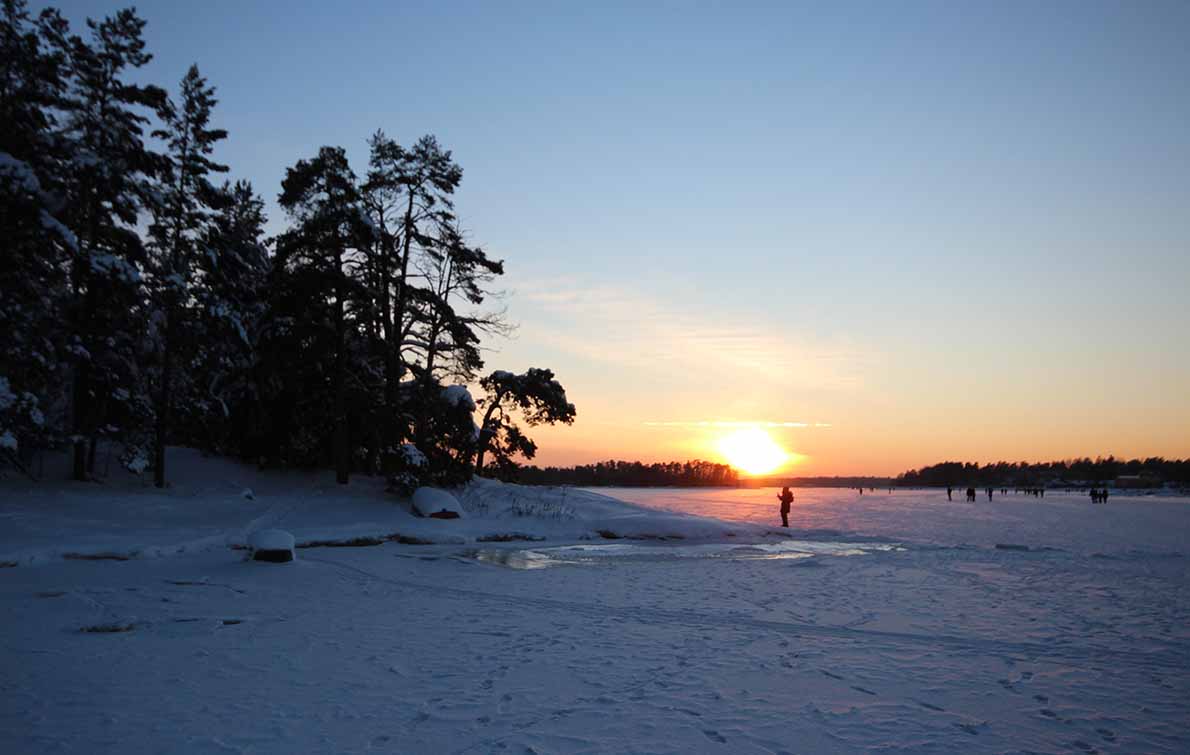 Meren jäällä Haukilahden edustalla.