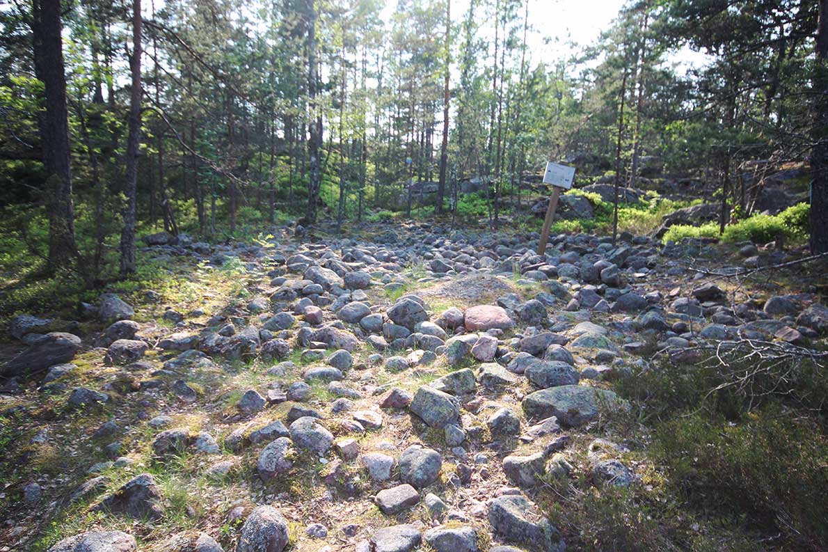Bondasbergenin pirunpelto, Espoo