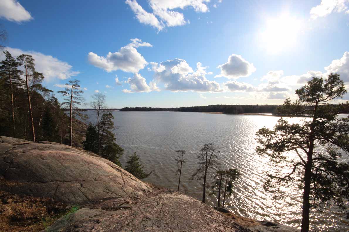 Kivenlahden rantakalliot.