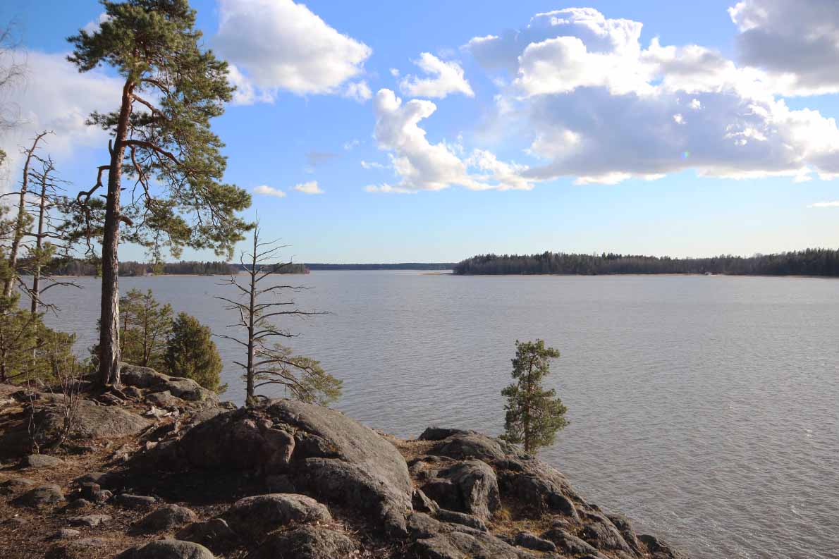 Kivenlahden rantakalliot.