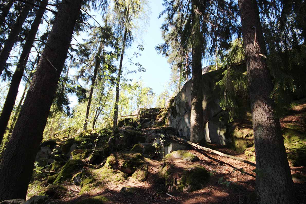 Kuvassa keskellä kaukana Vuosaaren tornitalo.