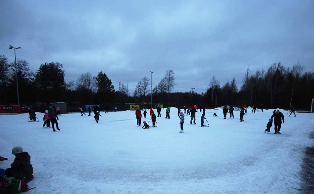 Puolarmaarin tekojää, Espoo.