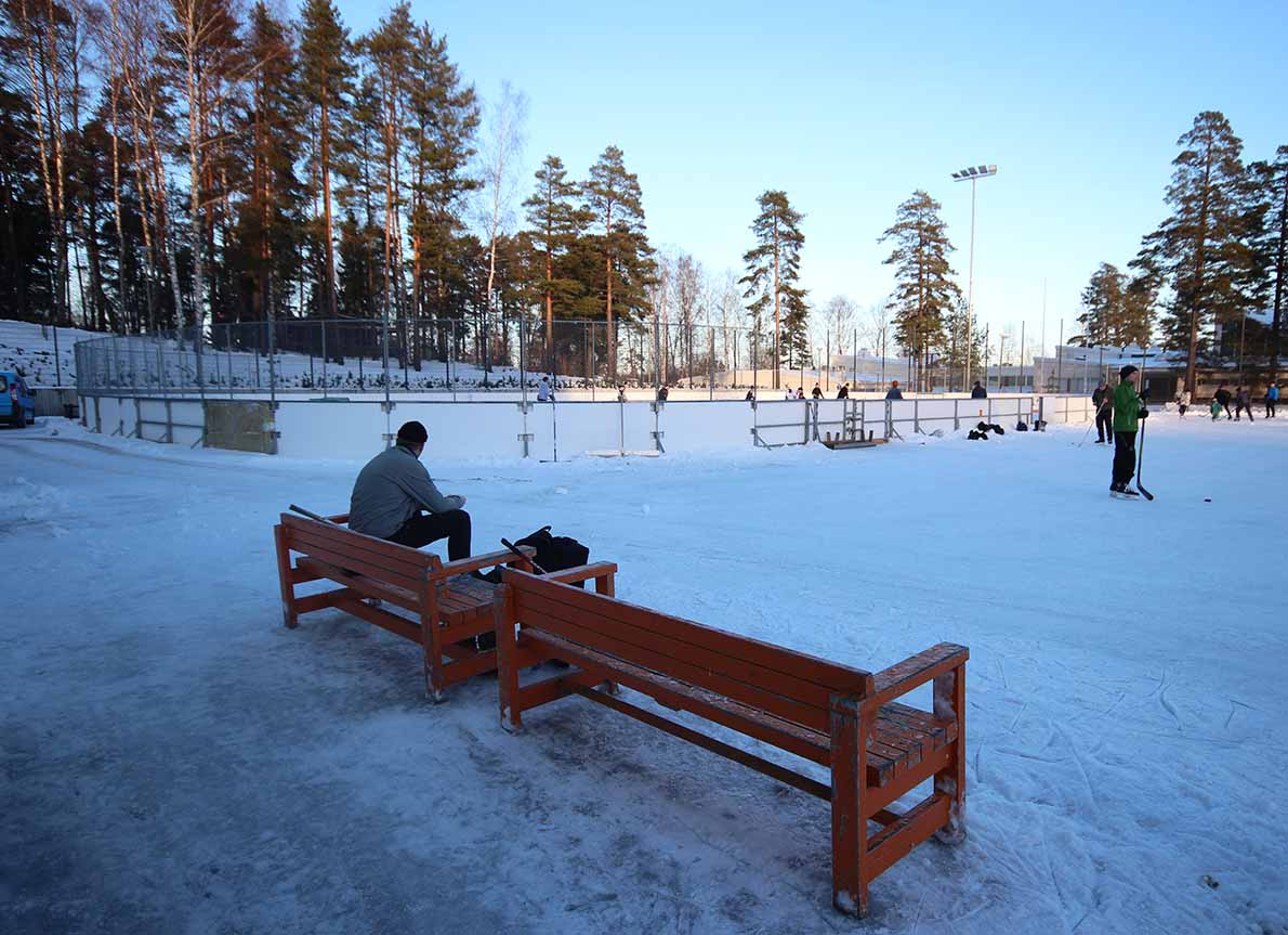 Tapionkentän tekojää, Espoo.