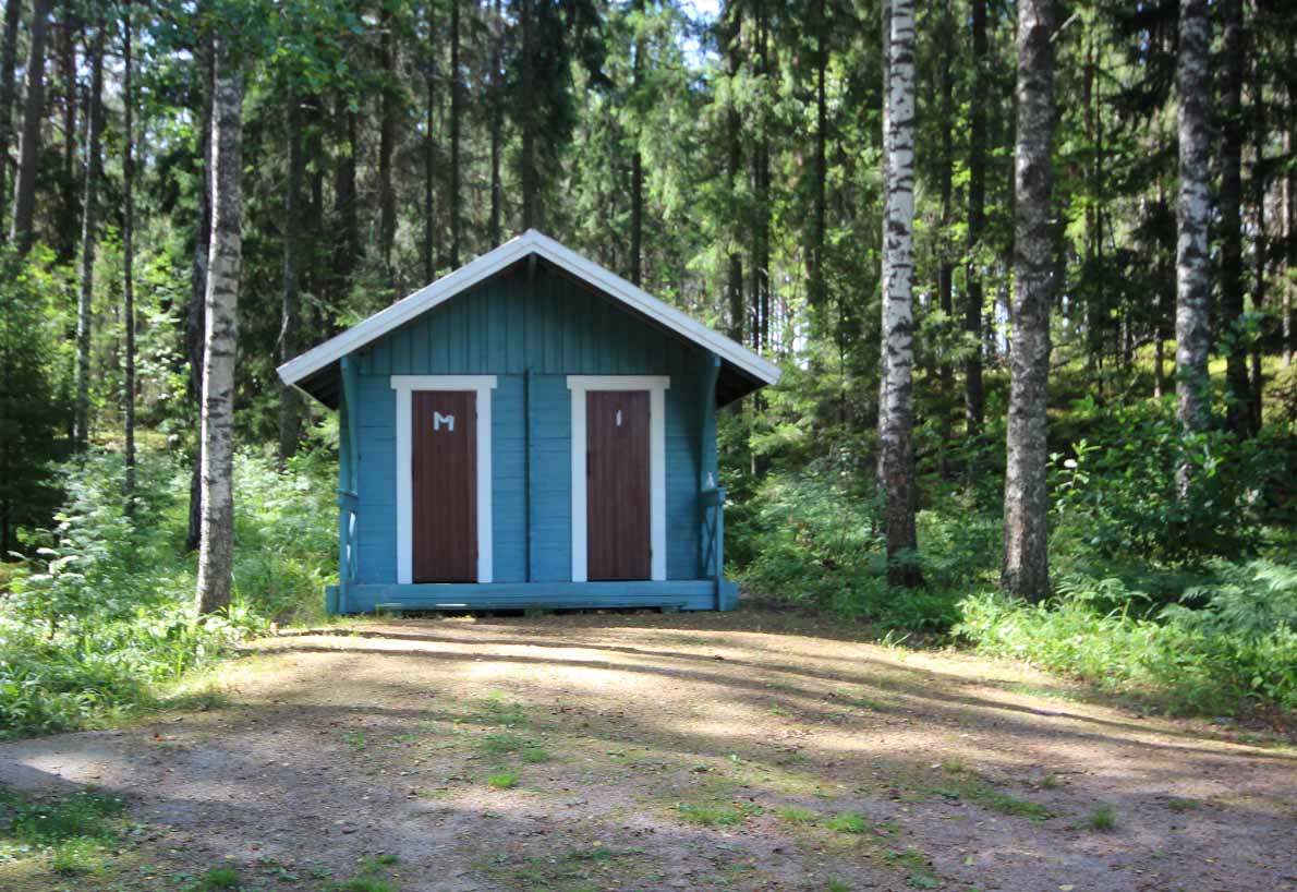 Rönnäsin uimaranta, huussi.