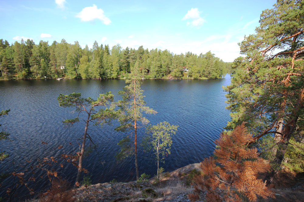 Karskogin uimaranta, rantakalliot